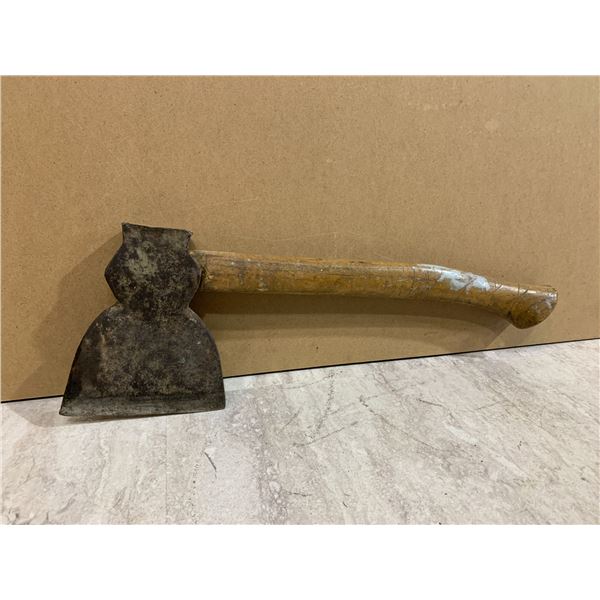 Vintage Hatchet 19 Inch
