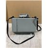 Image 10 : Vintage Polaroid Automatic 230 Land Camera