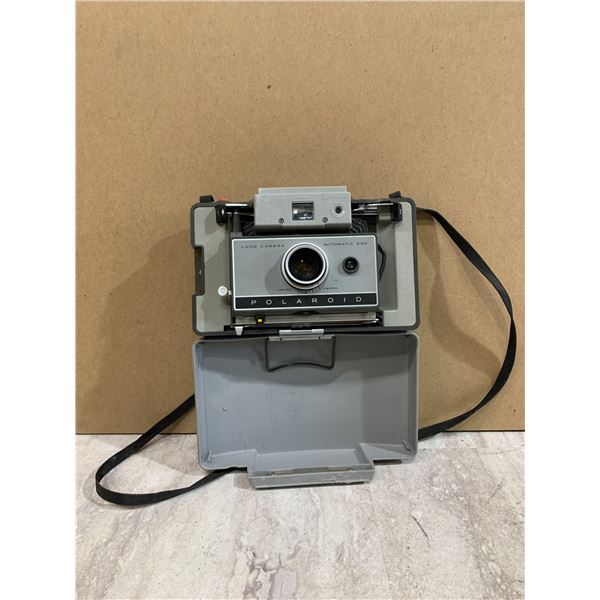 Vintage Polaroid Automatic 230 Land Camera
