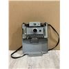 Image 1 : Vintage Polaroid Automatic 230 Land Camera