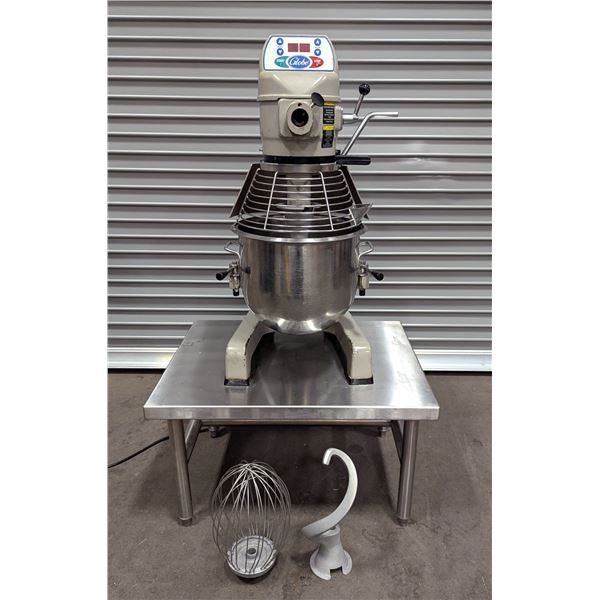 Globe SP20 20qt Planetary Mixer W/Stand, Whip, Hook & Beater | 1316/LBDFL