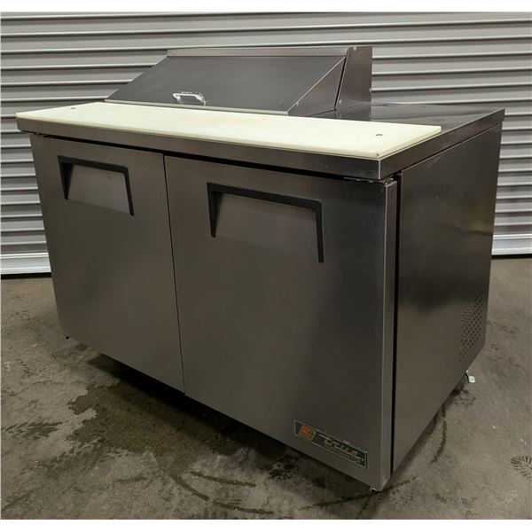 True TSSU-48-08 Refrigerated Sandwich/Salad Prep Table | 4040/R6FL