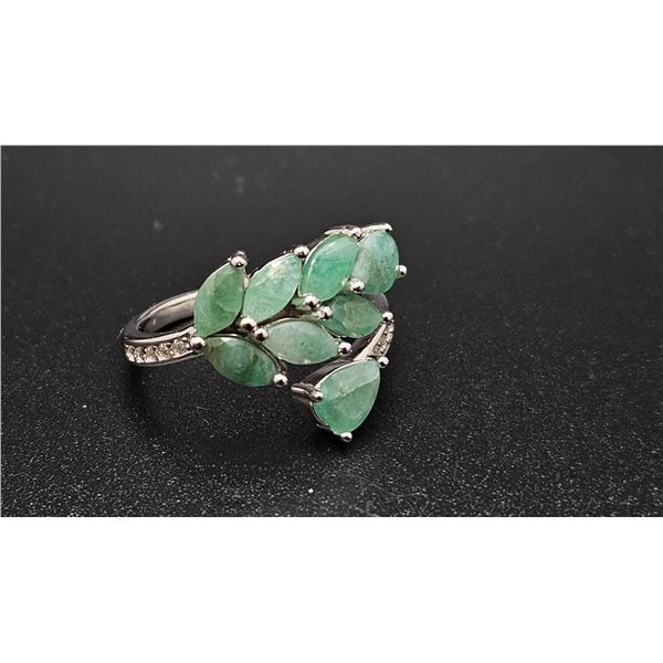 SILVER (3.69g), EMERALD (2.2ct) RING