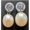 Image 2 : 10k (1.08g), F.W. Pearl & Lab Diamond (0.05ct) Earrings