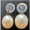 Image 3 : 10k (1.08g), F.W. Pearl & Lab Diamond (0.05ct) Earrings