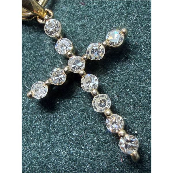 14k Diamond Cross Pendant (0.12ct)