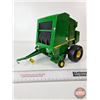 Image 1 : John Deere 569 Round Baler c/w Bale (ERTL) (Scale : 1:16)