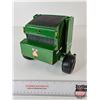 Image 8 : John Deere 569 Round Baler c/w Bale (ERTL) (Scale : 1:16)