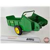 Image 7 : John Deere Manure Spreader : Diecast Metal (Possibly Refurbished) (Measures : 8"H x 9"W x 22"L)