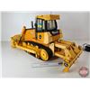 Image 7 : Remote Control Bulldozer: John Deere 850J (Plastic) (ERTL) (Measures : 14-1/2"H x 14"W x 31"D)