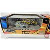 Image 2 : Hot Wheels Racing Displays (2) : NASCAR Wrenchin' & Racin'  - Ricky Rudd - Matt Kenseth (Scale 1:64)