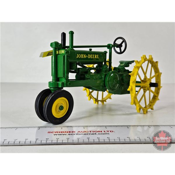 John Deere Model A Tractor (ERTL) (Scale 1:16)