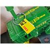 Image 9 : John Deere Wide Tread 1930 "GP" Tractor (ERTL) (Scale 1:16) (Box Measures : 6"H x 9-1/2"W x 6-1/2"D)