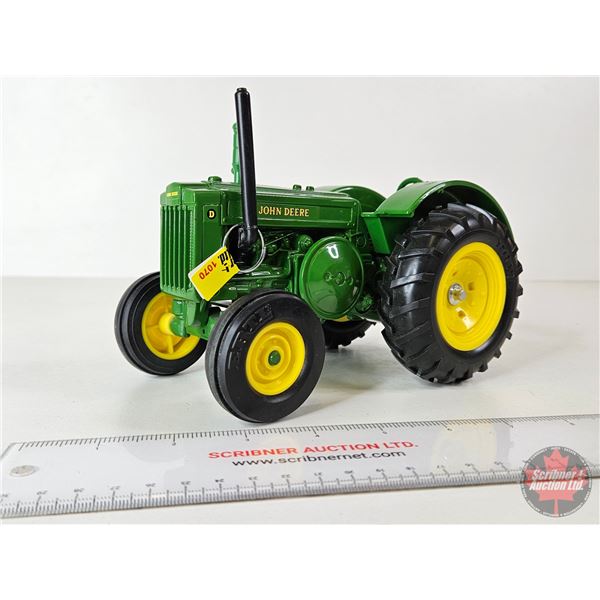 John Deere Model D Tractor (ERTL) (Scale 1:16)