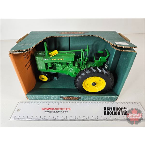 John Deere Model "G" Tractor : Narrow Front (ERTL) (Scale 1:16) (Box Measures : 6"H x 9-1/2"W x 5-1/