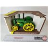 Image 1 : John Deere Model "D" Tractor : 1990 Collector's Edition (ERTL) (Scale 1:16) (Box Measures : 6"H x 9-