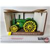 Image 2 : John Deere Model "D" Tractor : 1990 Collector's Edition (ERTL) (Scale 1:16) (Box Measures : 6"H x 9-
