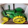 Image 3 : John Deere Model "D" Tractor : 1990 Collector's Edition (ERTL) (Scale 1:16) (Box Measures : 6"H x 9-