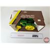Image 8 : John Deere Model "D" Tractor : 1990 Collector's Edition (ERTL) (Scale 1:16) (Box Measures : 6"H x 9-