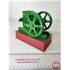 Image 4 : John Deere Model E Stationary Engine (Battery Operated) (Not Tested) (ERTL) (Scale 1:8)