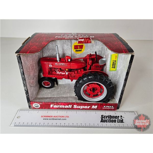 Farmall Super M Tractor (ERTL) (Scale 1:16) (Box Measures : 6-1/2"H x 9-1/2"W x 6"D)