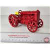 Image 4 : Antique Cast Iron Fordson Tractor (Scale 1:16)