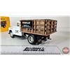 Image 8 : CAT : Caterpillar's 1957 Chevy Stake Truck (ERTL) (Scale 1:25) (Box Measures : 5"H x 7-1/4"W x 4-1/2