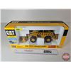 Image 2 : CAT 992G Wheel Loader (Norscot) (Scale 1:50) (Box Measures : 7"H x 16"W x 5-1/2"D)