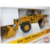Image 3 : CAT 992G Wheel Loader (Norscot) (Scale 1:50) (Box Measures : 7"H x 16"W x 5-1/2"D)