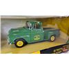 Image 4 : John Deere 60 Tractor with 1955 Chevy Dealership Pickup - Dealer Edition (ERTL) (Scale 1:16) (Box Me