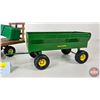 Image 2 : ERTL Combo : (2) Wagons & Lrg Square Bale (Scale 1:16)