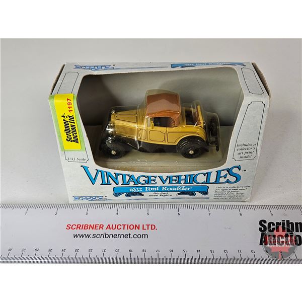 1932 Ford Roadster : Vintage Vehicles (ERTL) (Scale 1:43) (Box Measures : 4"H x 6"W x 3"D)