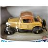 Image 3 : 1932 Ford Roadster : Vintage Vehicles (ERTL) (Scale 1:43) (Box Measures : 4"H x 6"W x 3"D)