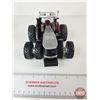 Image 5 : CASE IH Magnum 370 : 2012 Farm Show Edition (ERTL) (Scale 1:32) (Box Measures : 6"H x 10"W x 7"D)