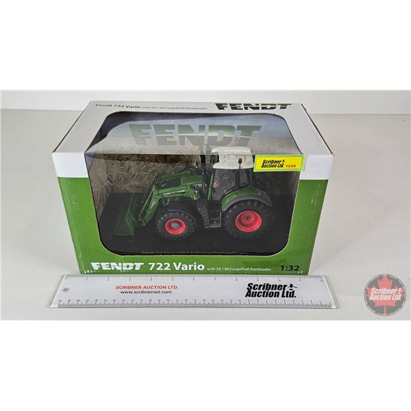 Fendt 722 Vario w/ FEL (Universal Hobbies) (Scale 1:32) (Box Measures : 6-1/2"H x 11"W x 6"D)