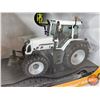 Image 3 : Fendt 820 White Edition (Universal Hobbies) (Scale 1:32) (Box Measures : 6"H x 9-1/2"W x 5"D)