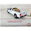 Image 11 : New Holland Ford F-250 Parts and Service Truck (First Gear) (Scale 1:34) (Box Measures: 4-3/4"H x 9"