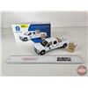 Image 2 : New Holland Ford F-250 Parts and Service Truck (First Gear) (Scale 1:34) (Box Measures: 4-3/4"H x 9"