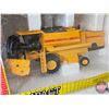 Image 3 : New Holland TX34 Combine (JOAL) (Scale 1:42) (Box Measures : 6-1/2"H x 11"W x 6"D)