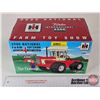 Image 11 : International 4366 : 2006 National Farm Toy Show (ERTL) (Scale 1:32) (Box Measures : 6"H x 9-1/2"W x
