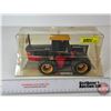 Image 1 : Versatile 836 Designation 6 4WD Tractor (Scale Models) (Scale 1:32) (Box Measures : 5"H x 10"W x 5"D