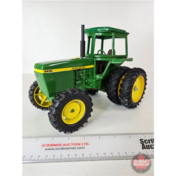 John Deere 4430 MFWD Tractor (ERTL) (Scale 1:16)