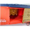 Image 5 : Lionel Sir Walter Raleigh Box Car (c. 1977) : O Scale : 6-7706 (Box Measures : 4-1/2"H x 13"W x 2-3/