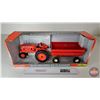 Image 1 : Allis-Chalmers WD-45 w/ Wagon (ERTL) (Scale 1:16) (Box Measures : 7-1/4"H x 17-3/4"W x 5-3/4"D)