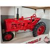 Image 3 : Farmall H Tractor (ERTL) (Scale 1:16) (Box Measures : 6-1/4"H x 9"W x 5-1/4"D)