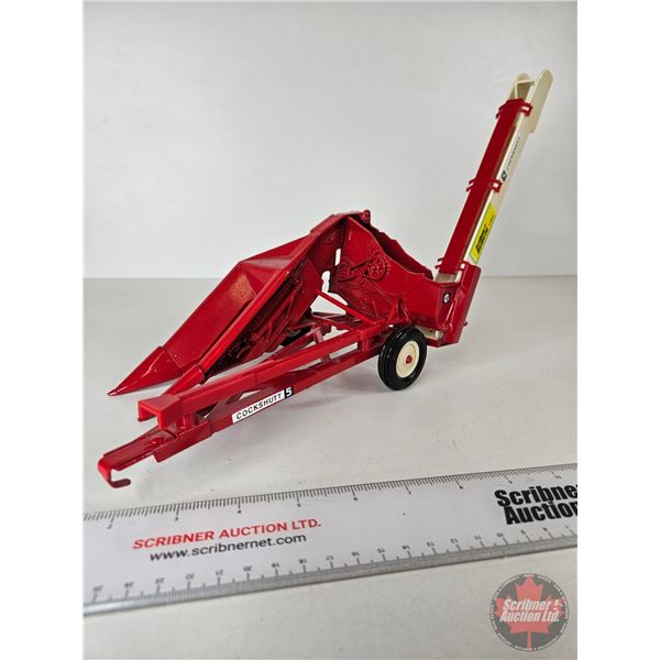 Cockshutt 5 Corn Picker (ERTL) (Scale 1:16)