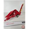 Image 1 : Cockshutt 5 Corn Picker (ERTL) (Scale 1:16)