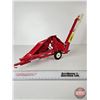 Image 2 : Cockshutt 5 Corn Picker (ERTL) (Scale 1:16)