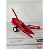 Image 4 : Cockshutt 5 Corn Picker (ERTL) (Scale 1:16)