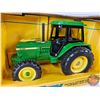 Image 3 : John Deere 3140 MFWD Tractor : Big Farm Tractor : Farm Country (ERTL) (Scale 1:32) (Box Measures : 4